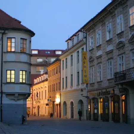 Second Home In Heart Of Bratislava Exterior photo