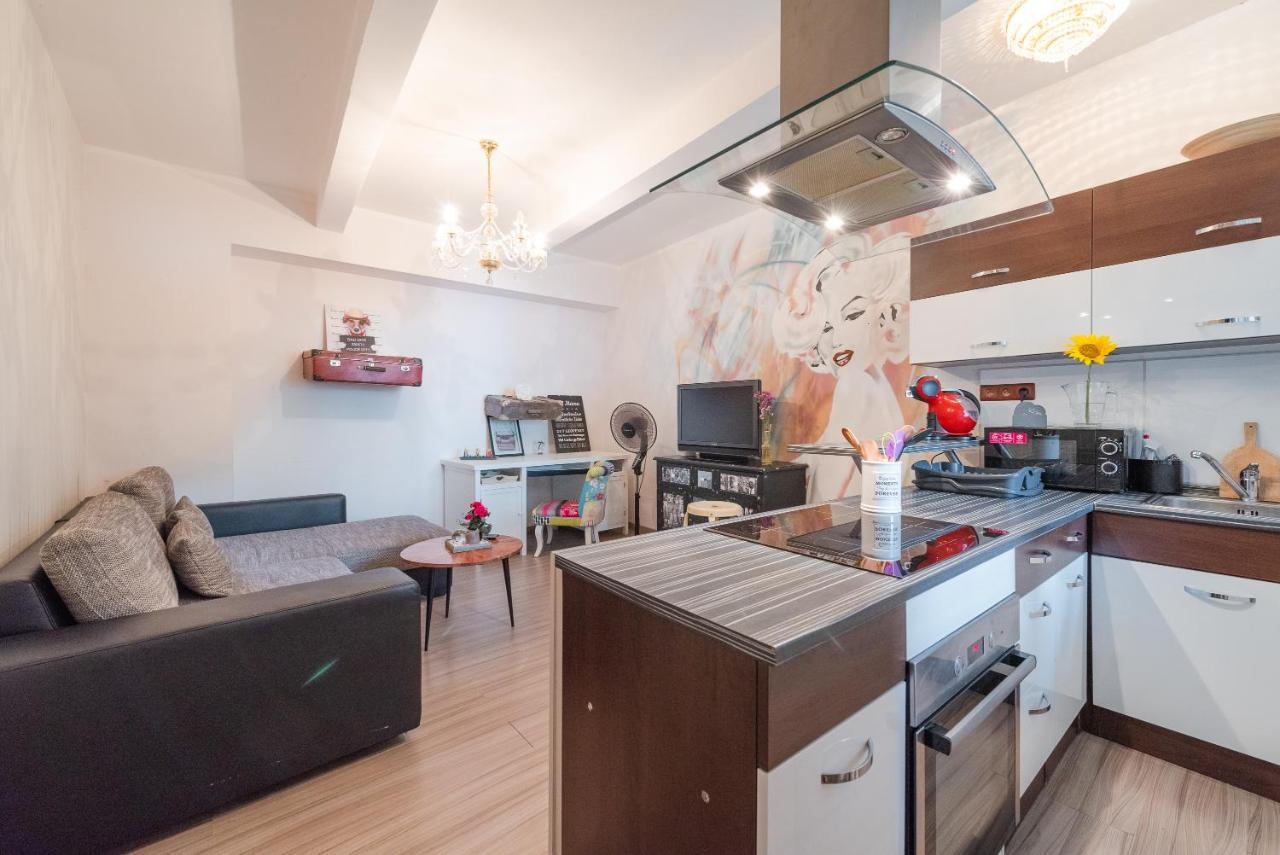 Second In Heart Of Apartment *